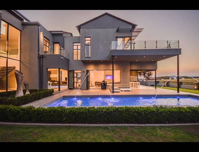 5 BEDROOM HOUSE FOR SALE IN COPPERLEAF ESTATE